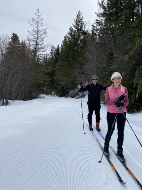 Happy spring skiing in the Rendezvous